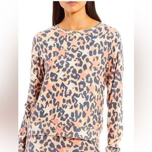 NEW WILDFOX leaopard star’s sweatshirt.